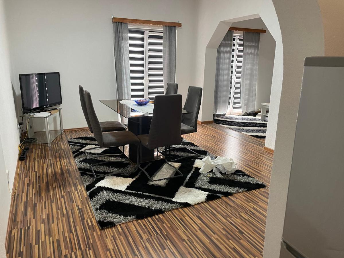 Cazin Centar Cuprija Apartment ภายนอก รูปภาพ